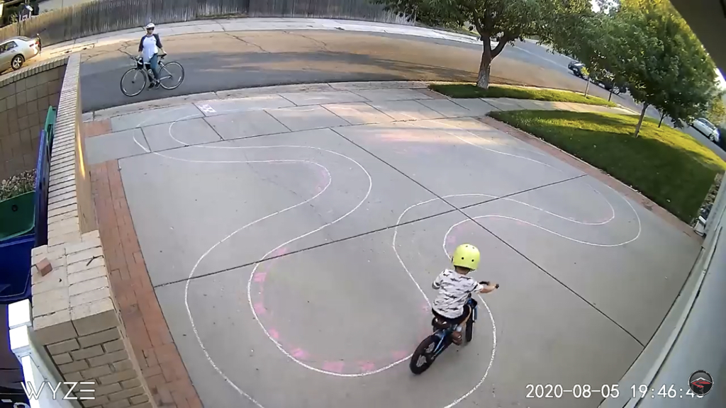 옆집애가 자꾸 우리집 주차장에서 자전거를 타길래 조치를 취했습니다 | 인스티즈