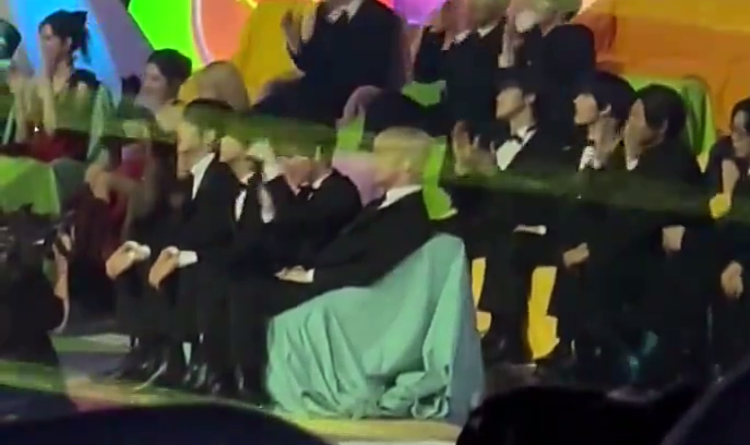 라이즈 겟어기타 무대할 때 가수석 단체로 춤추는 에스파,엔시티 드림 | 인스티즈