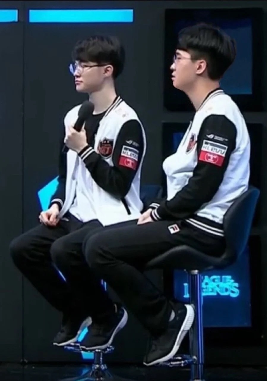 거북목들의 왕 페이커...jpg | 인스티즈