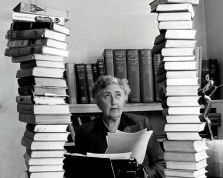 아가사 크리스티 소설을 처음 읽으면 진부하다고 느낄 수 있는 이유.jpg | 인스티즈