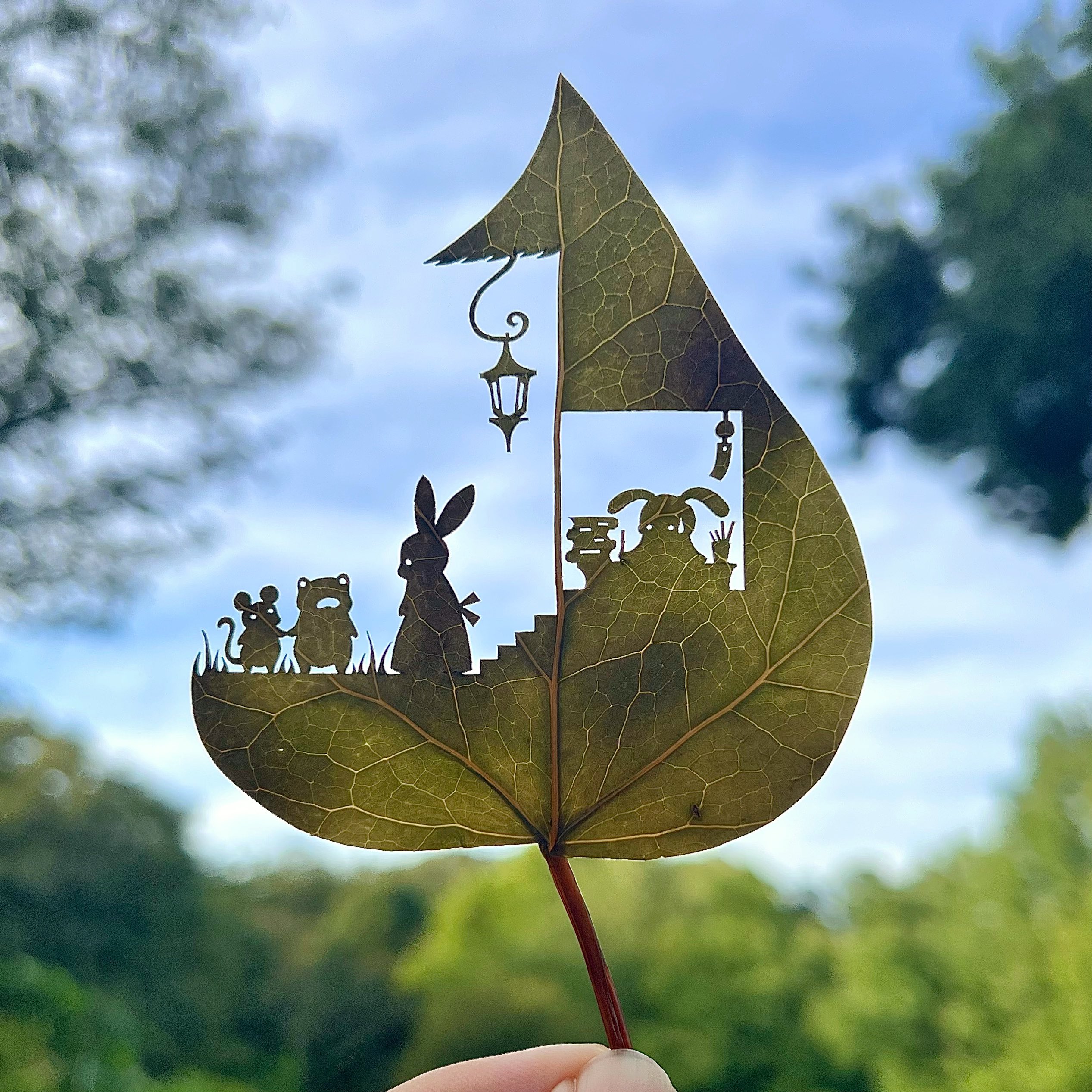 ADHD를 가진 작가가 만든 나뭇잎 아트 작품 | 인스티즈