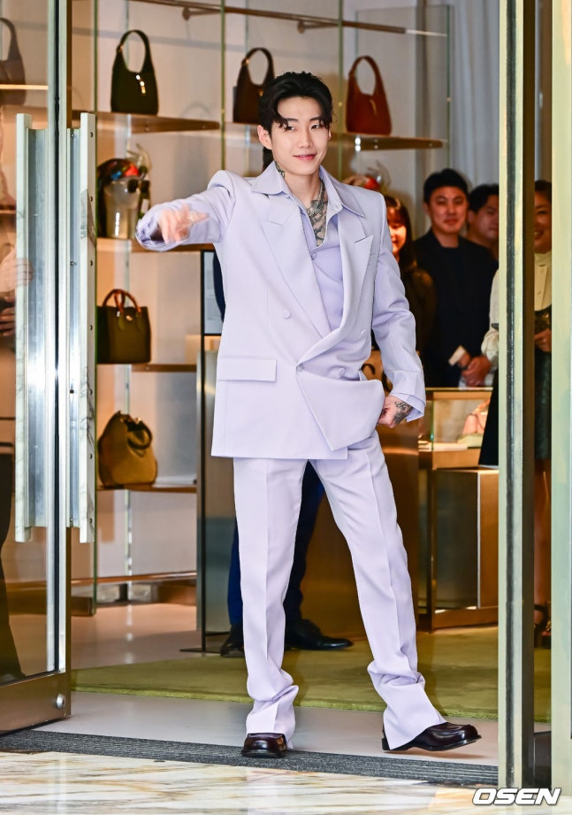 구찌 플래그십 스토어 참석한 박재범 | 인스티즈