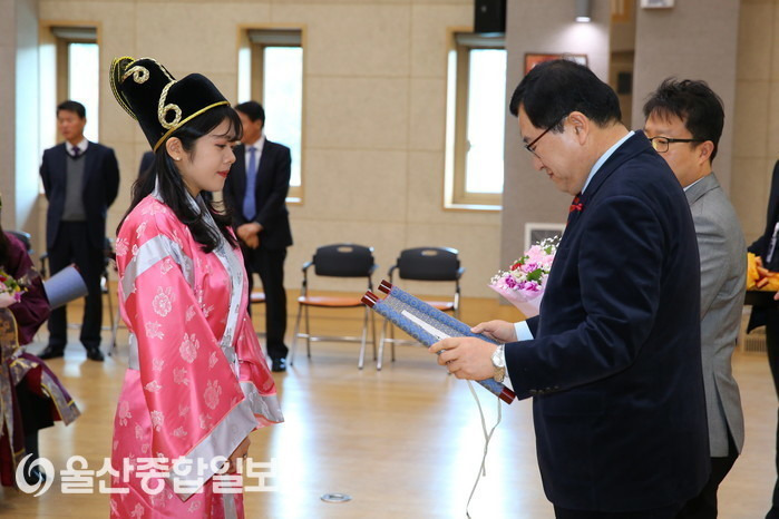 경주의 신규 공무원 임용식 | 인스티즈