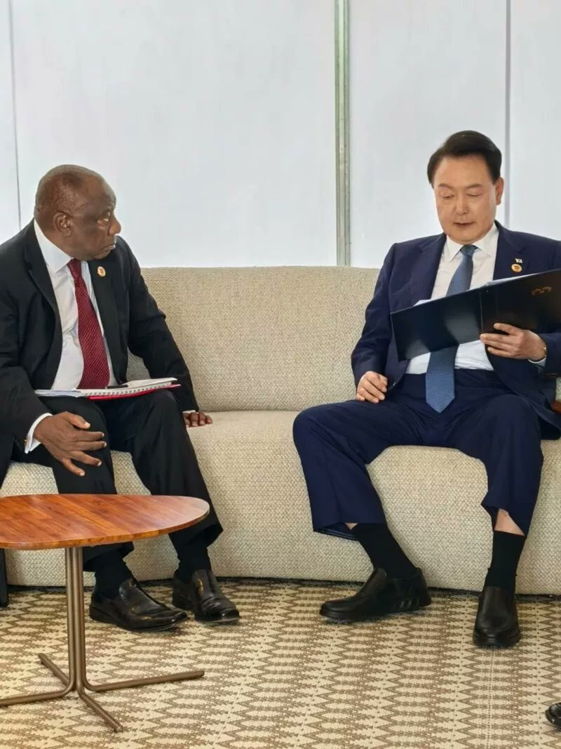 정상회담 자세만 봐도 윤석열하고 이재명이 다르다는 게 느껴짐 | 인스티즈