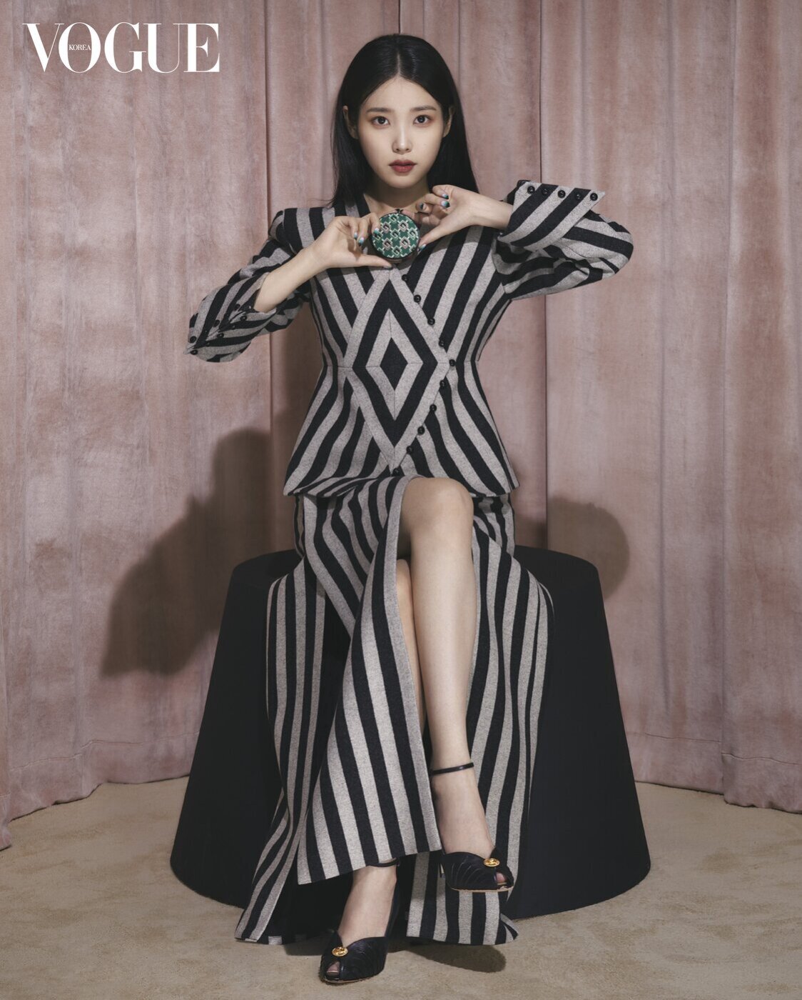 아이유 보그코리아 12월호 화보.jpg | 인스티즈