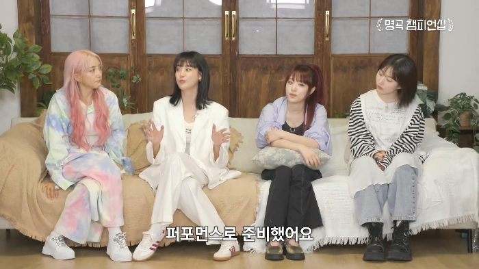 뱅 첫 리허설 때 동료 가수들에게 기립 박수 받은 애프터스쿨 | 인스티즈