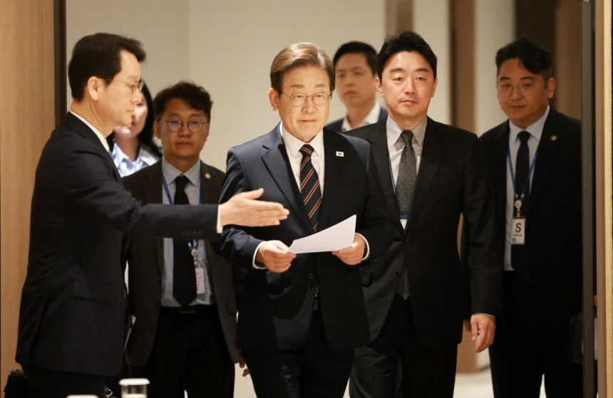 이재명 대통령: 그 생각을 좀 해주시면 좋을 것 같습니다. 우리가 쓰는 1시간은 5200만 시간의 가치가 있다 | 인스티즈