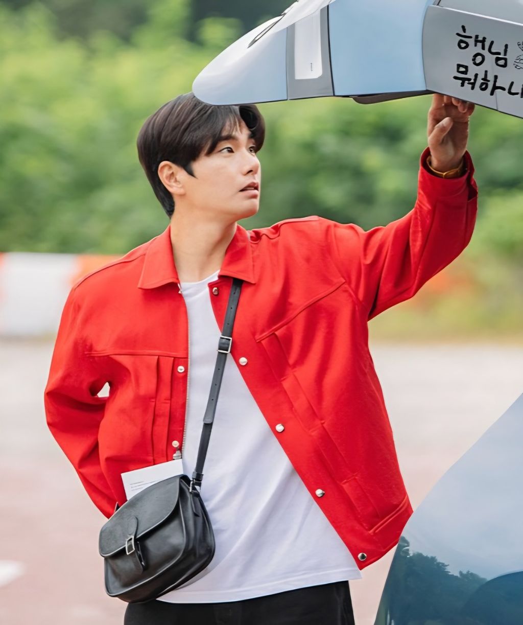 주우재 가방보고 비슷한거 만원짜리 따라서 산 이이경 | 인스티즈