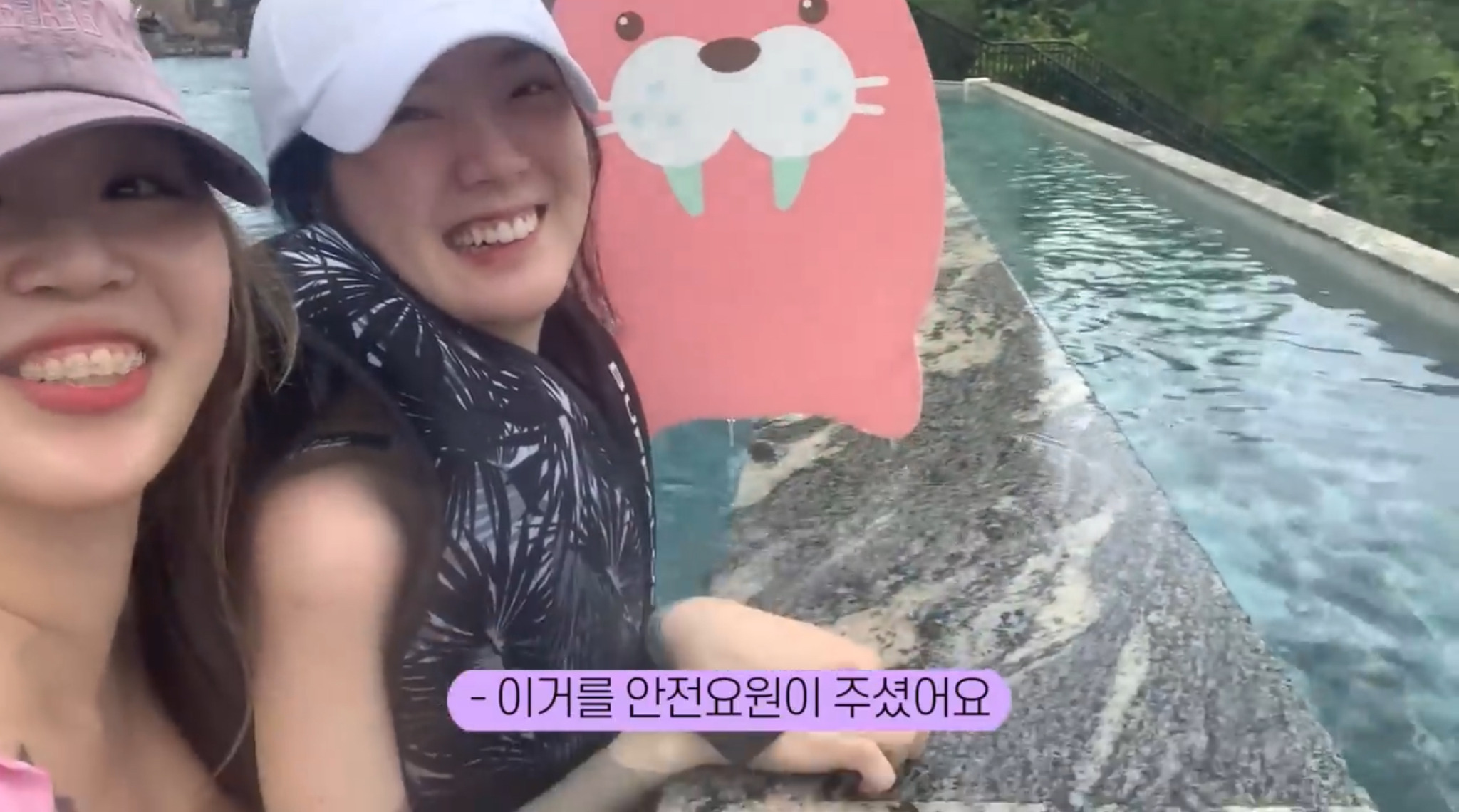 휠체어를 써야하는 유투버가 외국 여행을 가서 느낀 점 | 인스티즈