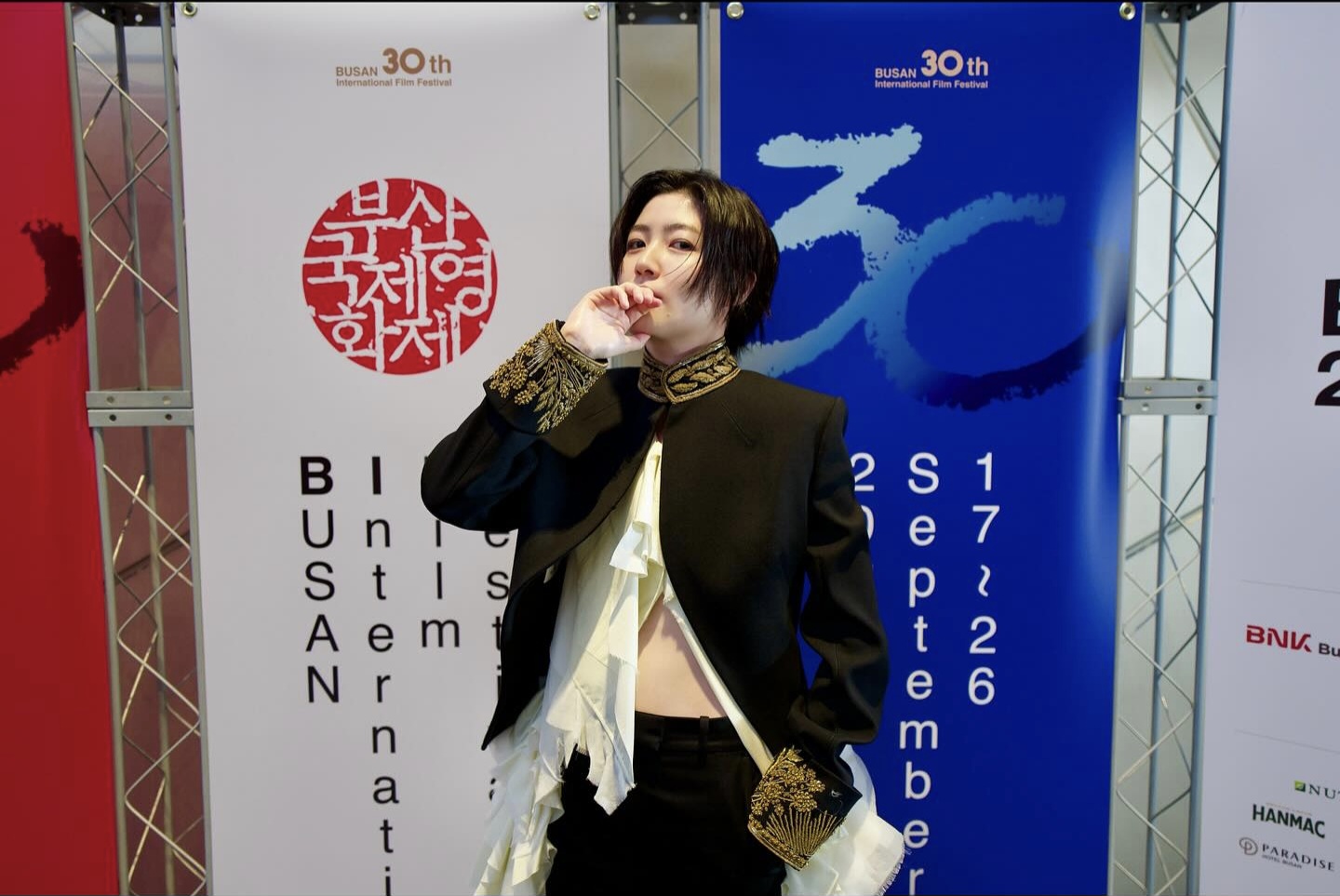 부국제 레드 카펫 패션이 뜨거운 반응을 얻을 줄 몰랐다는 심은경 | 인스티즈