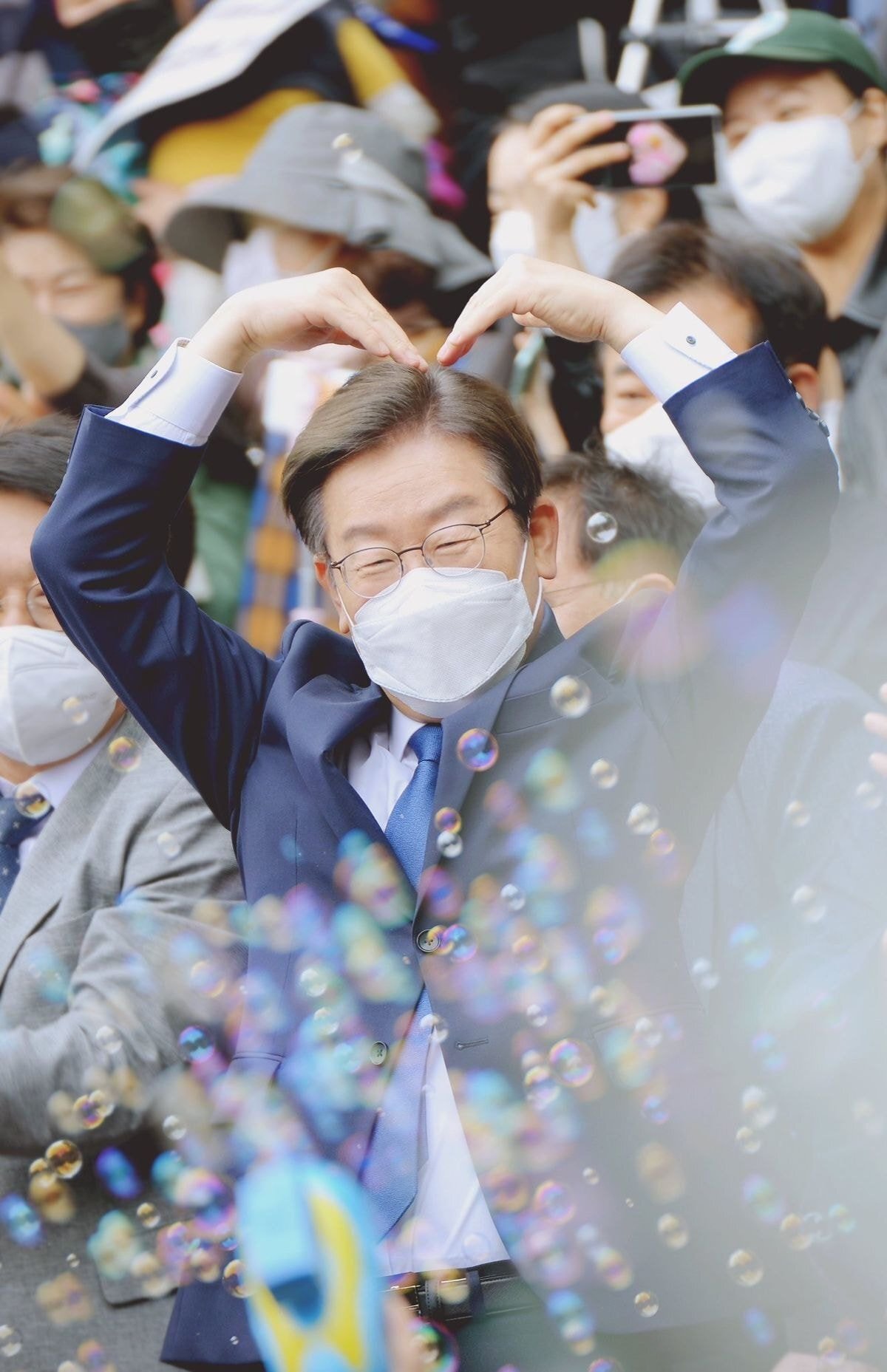 개딸들의 치어리딩 아닌 포지티브를 칭찬한 오늘자 이재명.jpg | 인스티즈