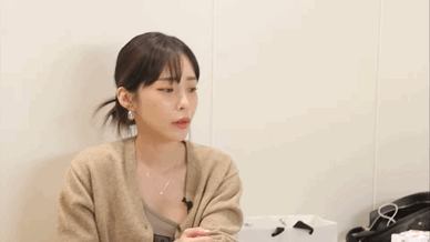 최근 스탭 폰에 있는 앨범을 보다가 충격받았다는 헤이즈 | 인스티즈