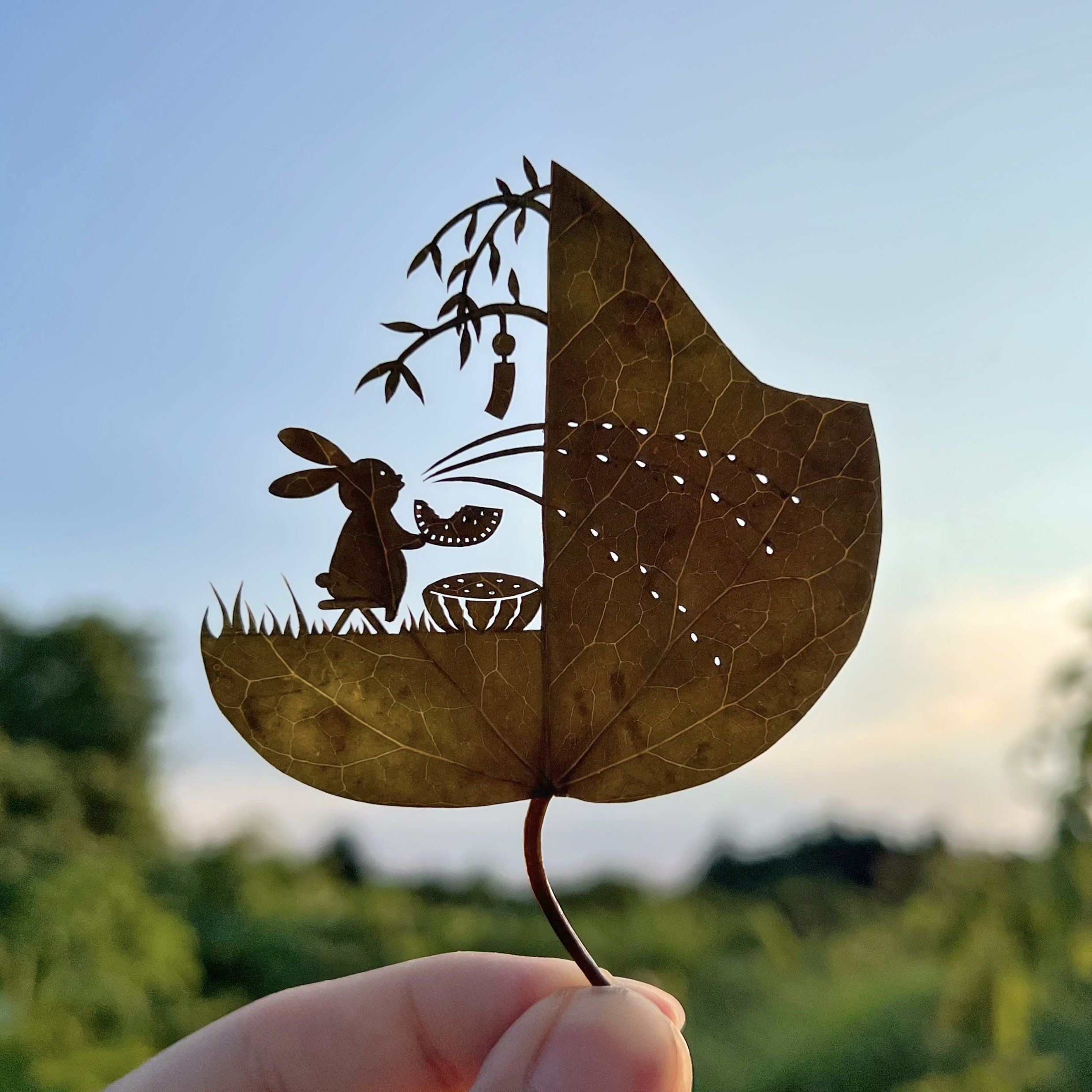 ADHD를 가진 작가가 만든 나뭇잎 아트 작품 | 인스티즈