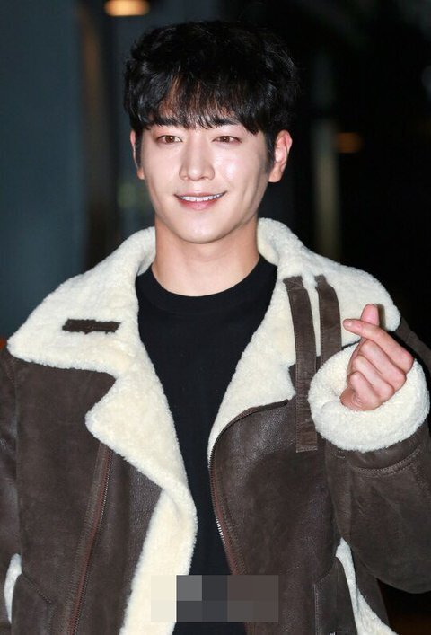 아 옆집 아침부터 못 박길래 빡쳐서 찾아갔는데 서강준 닮음; | 인스티즈