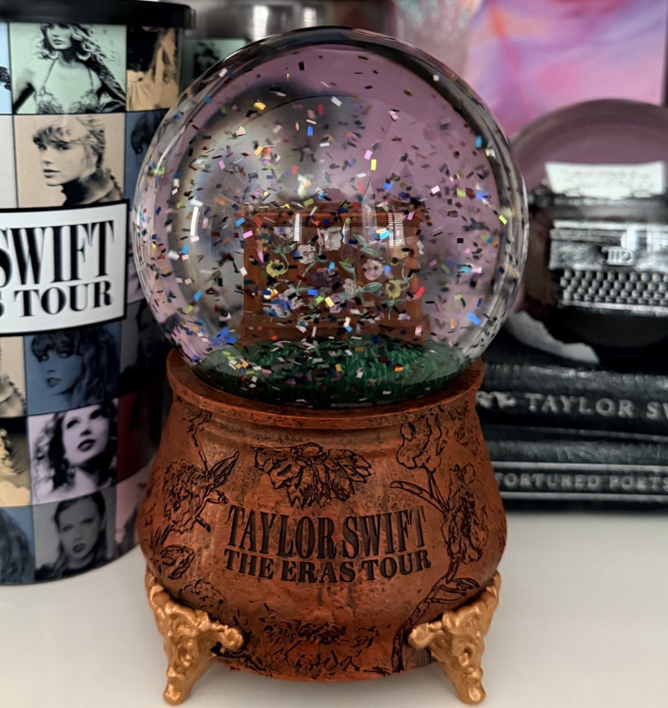 테일러 스위프트의 인기 MD중 하나인 스노우볼 컬렉션 | 인스티즈