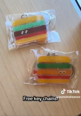 한국 롯데리아는 간판 영어로 붙여놓고, 미국에서는 간판을 한글로 붙여놓네 ㅋㅋㅋㅋ | 인스티즈