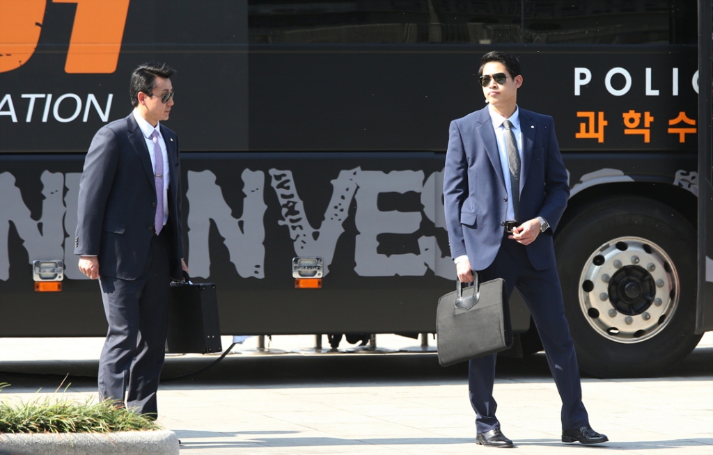 메바여 캡쳐 보고 궁금해서 찾아본 청와대 경호원들.jpg | 인스티즈