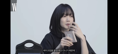 물건을 진짜 오래, 심플하게 쓰는 배두나 왓츠인마이백.jpg | 인스티즈