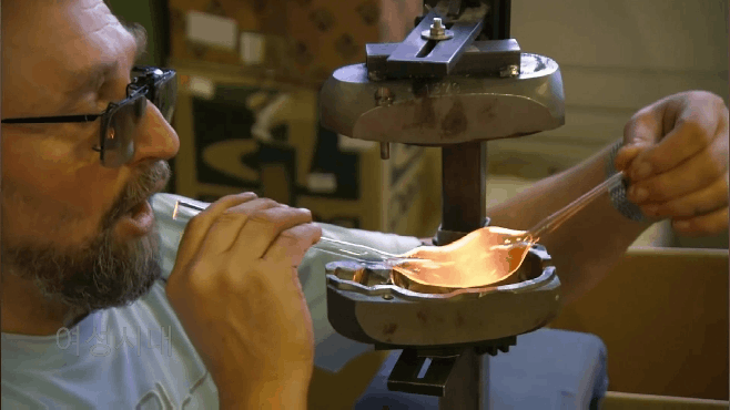 크리스마스 트리의 오너먼트는 어떻게 만들어질까?...gif | 인스티즈