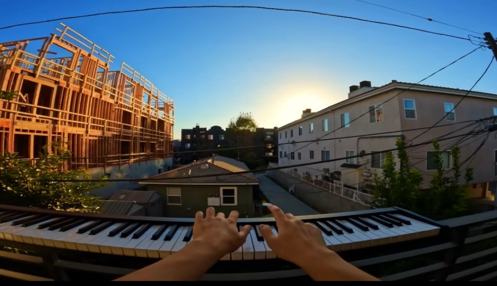 이웃집 차 경보음이 멈추지 않아서 피아노를 쳐보았다 | 인스티즈