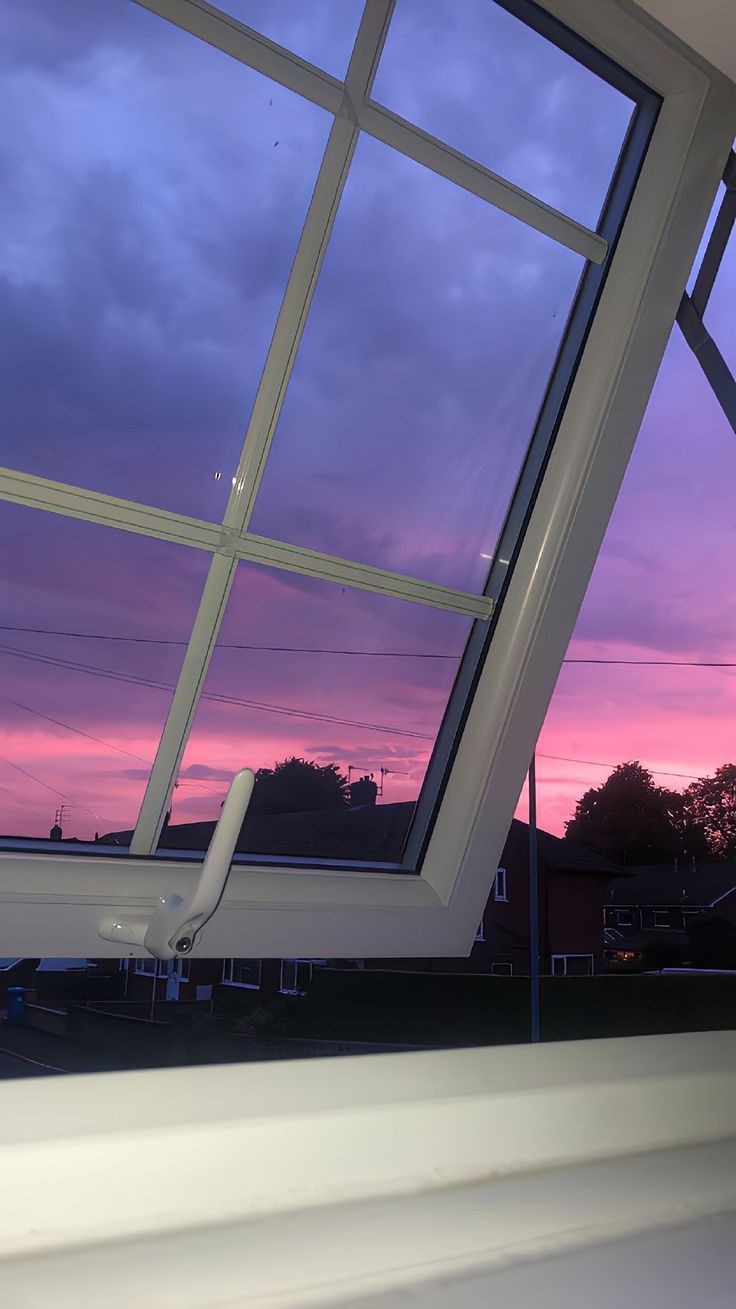 초저녁 걸어가다 넋놓고 올려다보게 되는 날 | 인스티즈