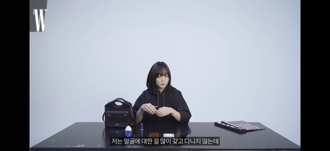 물건을 진짜 오래, 심플하게 쓰는 배두나 왓츠인마이백.jpg | 인스티즈