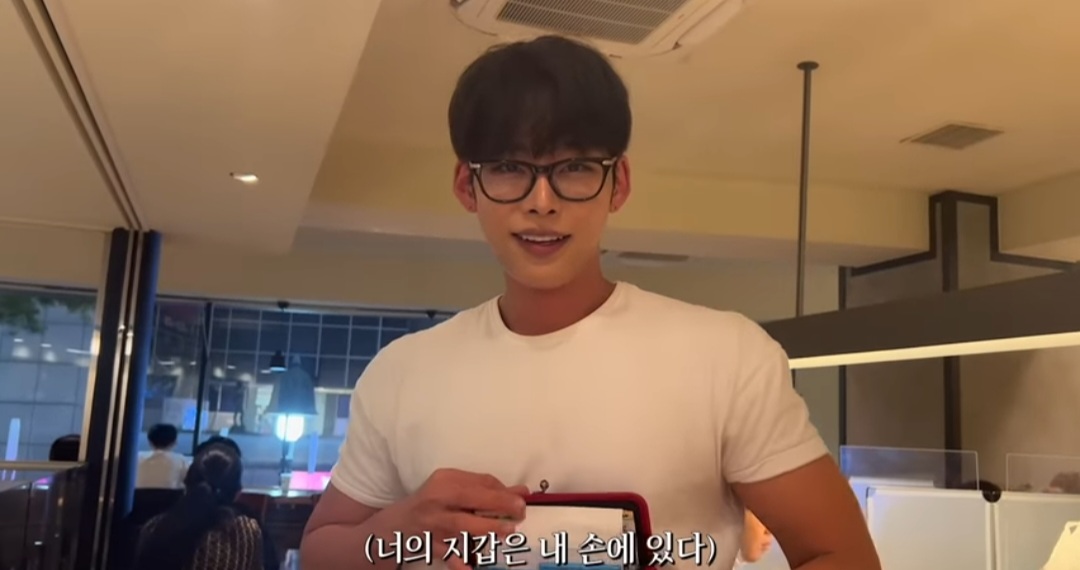 일주일 간 장발로 머리 붙이기 챌린지 한 남자 유투버(+두 번째 도전) | 인스티즈