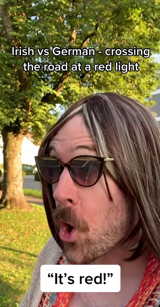 횡단보도에서 차도 없는데 초록불로 바뀔 때까지 기다린다고...??? | 인스티즈