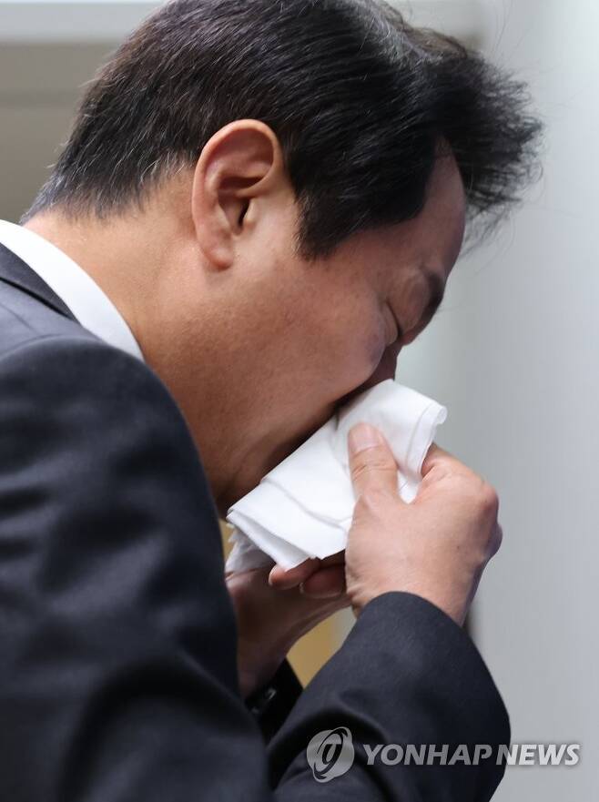 오세훈, 이태원 참사 발생 사흘 만에 뒤늦은 사과··· "경황 없었다" 눈물 | 인스티즈