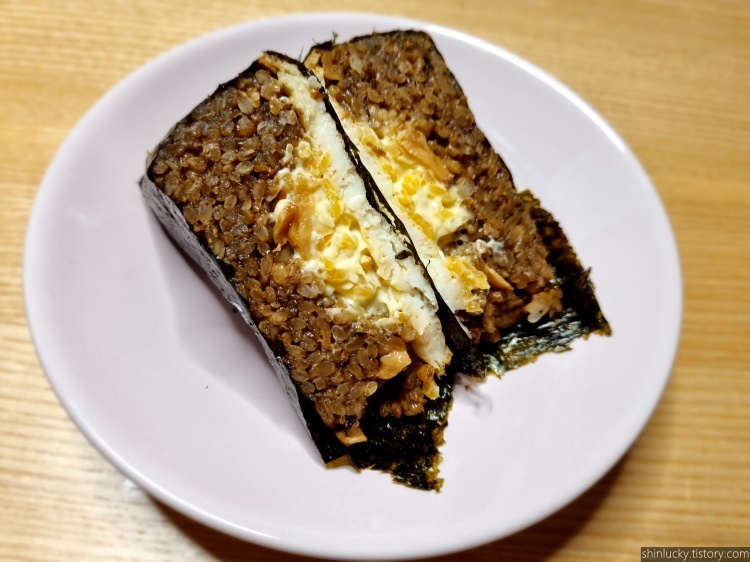 7개월만에 350만개 팔았다는 이찬원 ＜맵싹갈비 삼각김밥＞ - 악플달면 쩌리쩌려버려 - ＊여성시대＊ 차분한 20대들의 알흠다운 공간... 