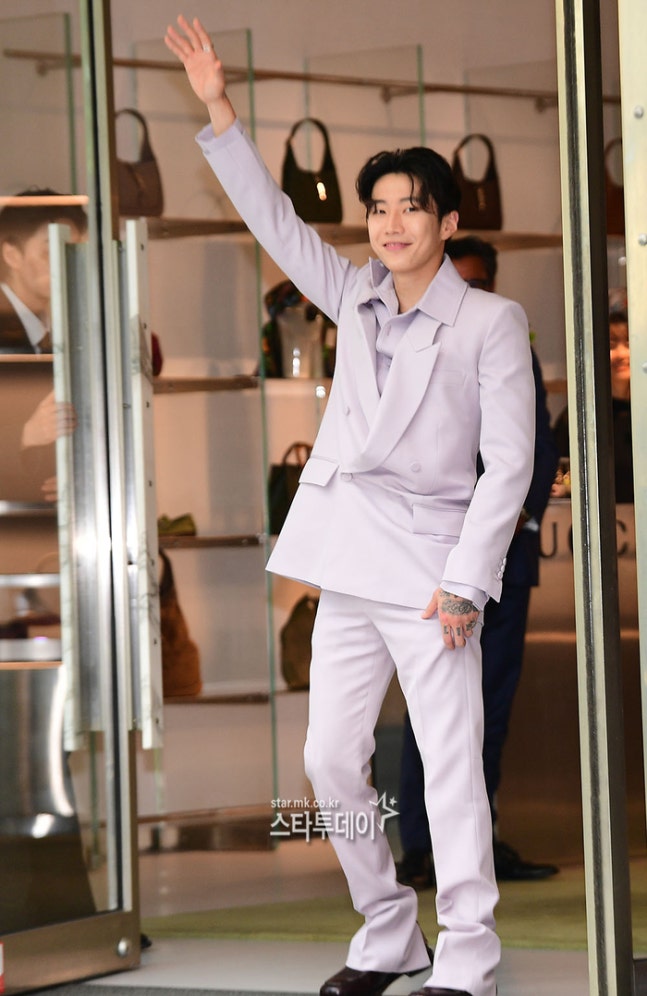 구찌 플래그십 스토어 참석한 박재범 | 인스티즈