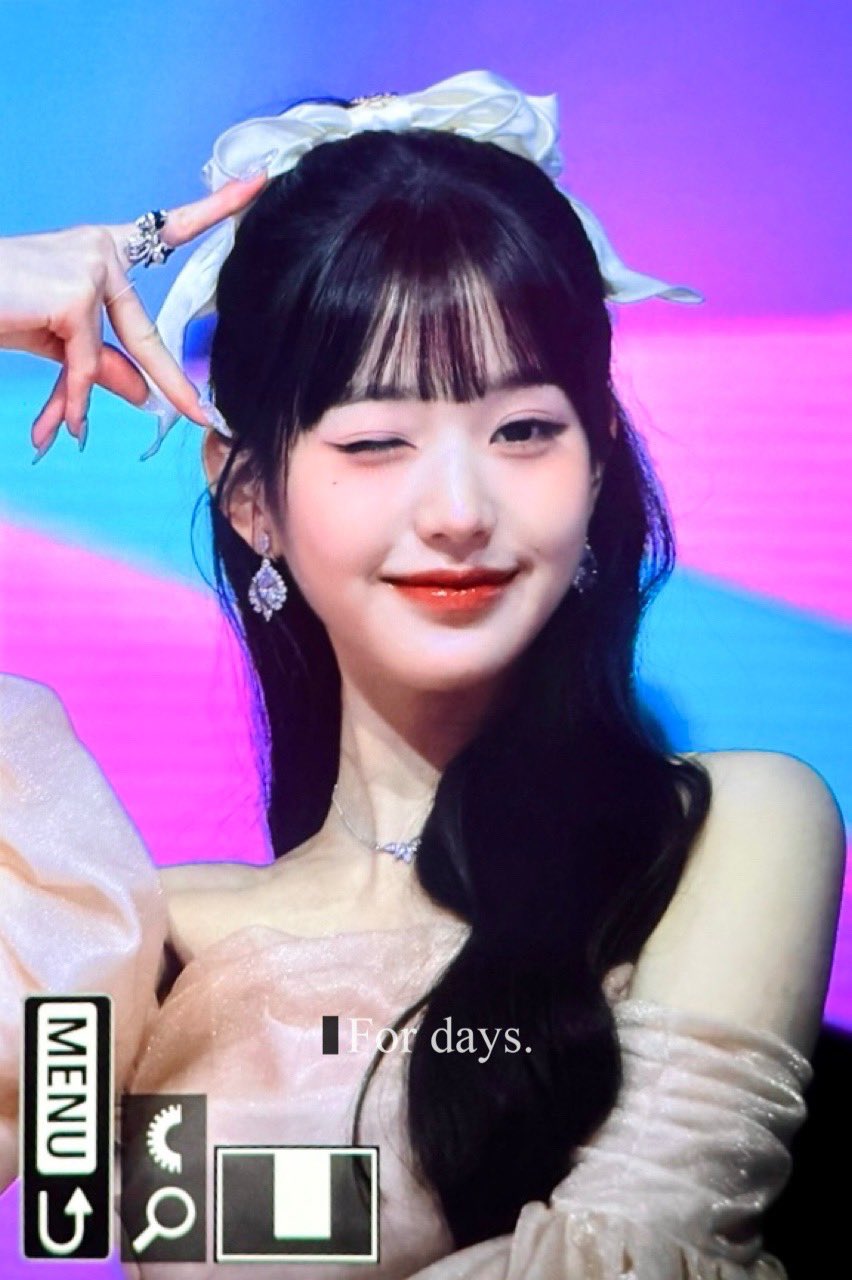 MMA 멜뮤 스모크 무대 보던중 화면에 잡힌 장원영 | 인스티즈