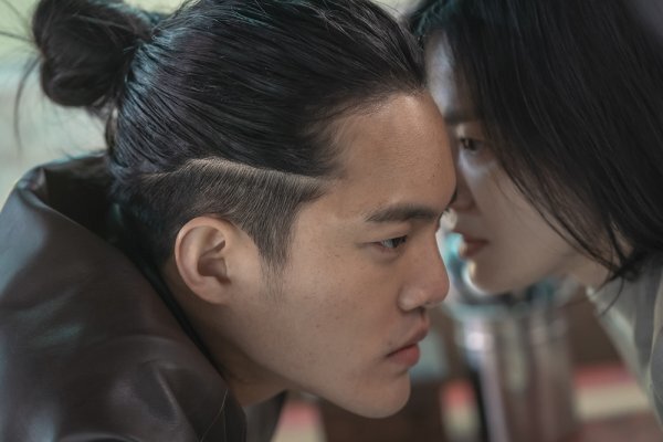 김은숙 작가 "학폭 미화 없다"…송혜교·이도현·임지연, '더 글로리' 첫 스틸 | 인스티즈