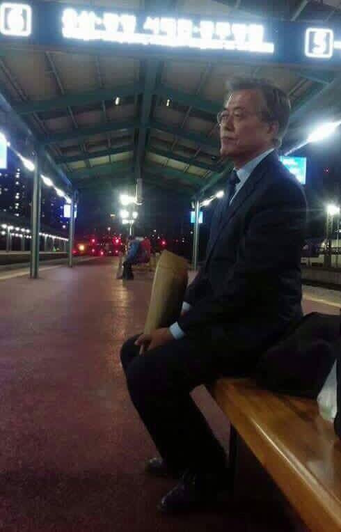 문재인이 대통령된 결정적 이유 중 하나 : 민주당 당대표 시절 20년간 누구도 못한 개혁을 1년 만에 해냄 | 인스티즈