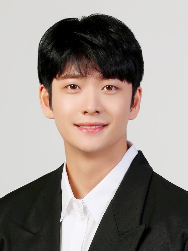 [우영우] 면접 프리패스상인 로펌 한바다 송무팀 이준호 사원증 사진 | 인스티즈