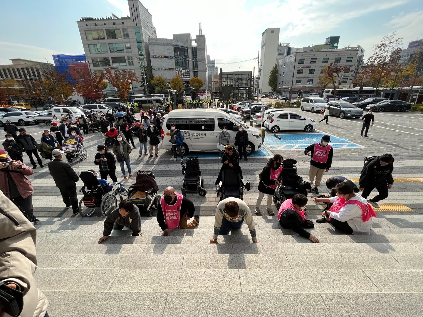 전장연이 출근길에 지하철 시위만 하는 이유 | 인스티즈