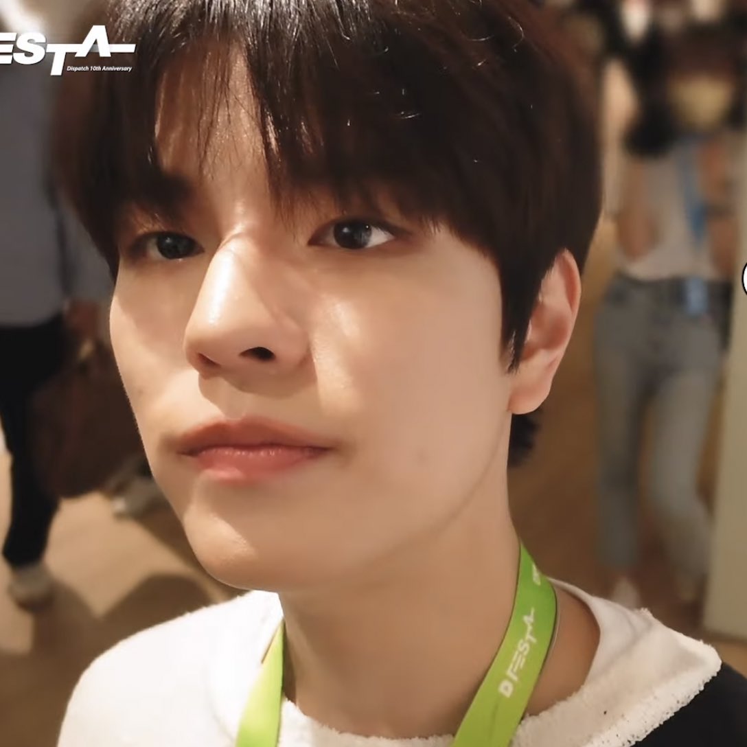 호불호 극명하게 갈리는 요즘 아이돌 오버립 메이크업.twt | 인스티즈