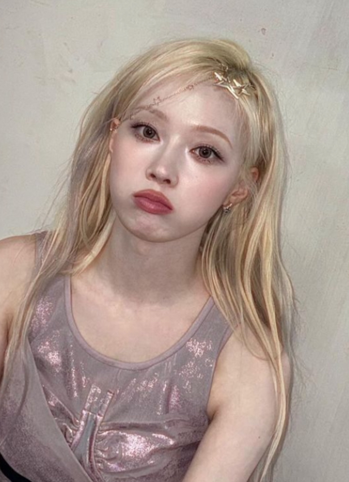 호불호 극명하게 갈리는 요즘 아이돌 오버립 메이크업.twt | 인스티즈