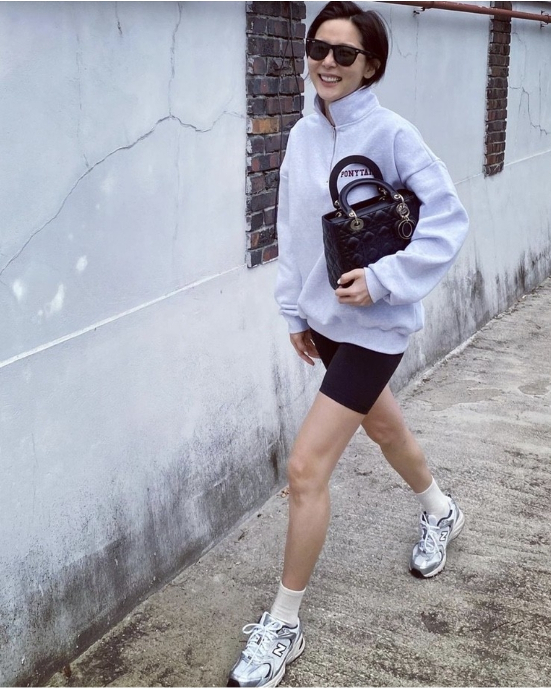 역시 편한 게 최고다.. 유행템 - 꾸준템 된 것 같은 운동화 2개 | 인스티즈