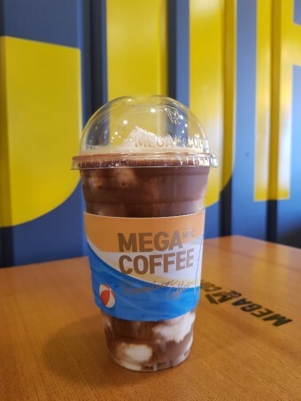 메가커피에서 단종될 뻔 했다가 사람들이 찾아서 무산된 음료 | 인스티즈