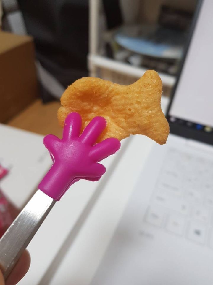 과자 젓가락으로 먹는 사람들의 모임.jpg | 인스티즈