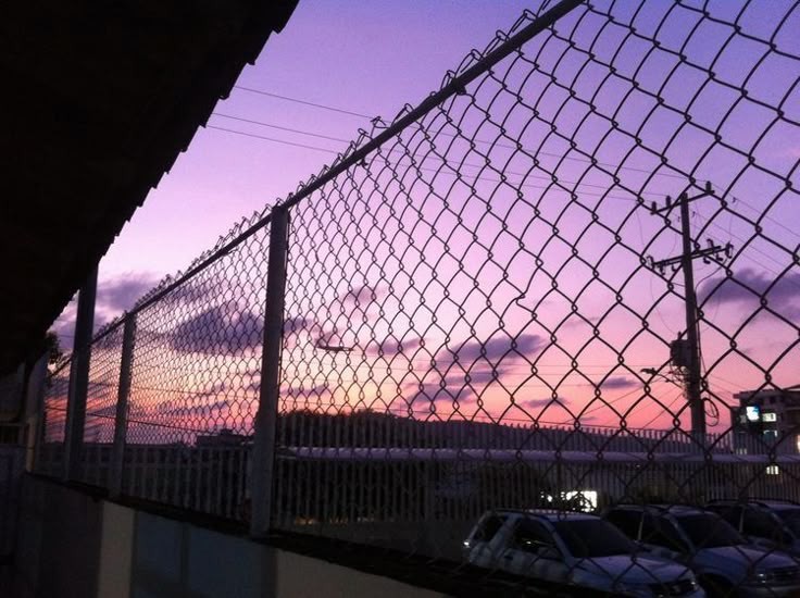 초저녁 걸어가다 넋놓고 올려다보게 되는 날 | 인스티즈