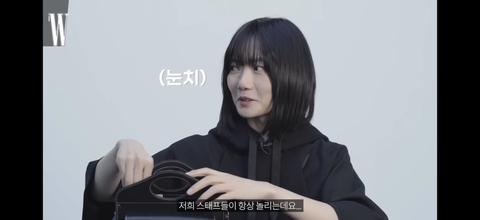 물건을 진짜 오래, 심플하게 쓰는 배두나 왓츠인마이백.jpg | 인스티즈