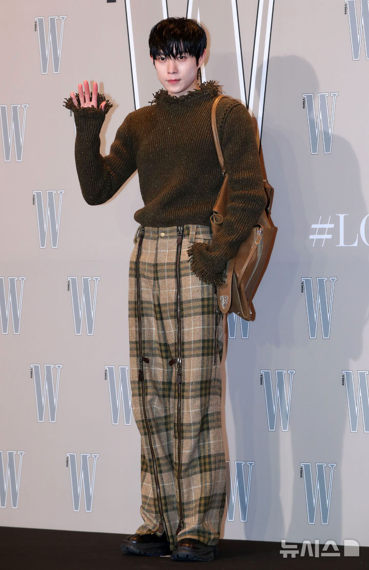 오늘자 W코리아 행사에 참여한 남배우 모음.jpg | 인스티즈