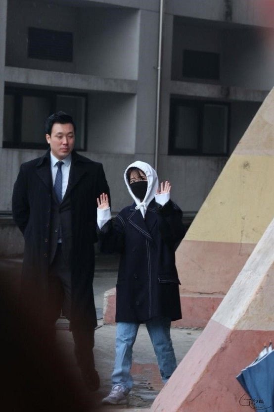 아이유 경호원이 하는 일.jpg | 인스티즈