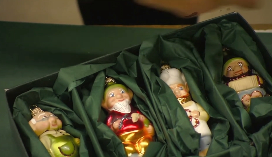 크리스마스 트리의 오너먼트는 어떻게 만들어질까?...gif | 인스티즈