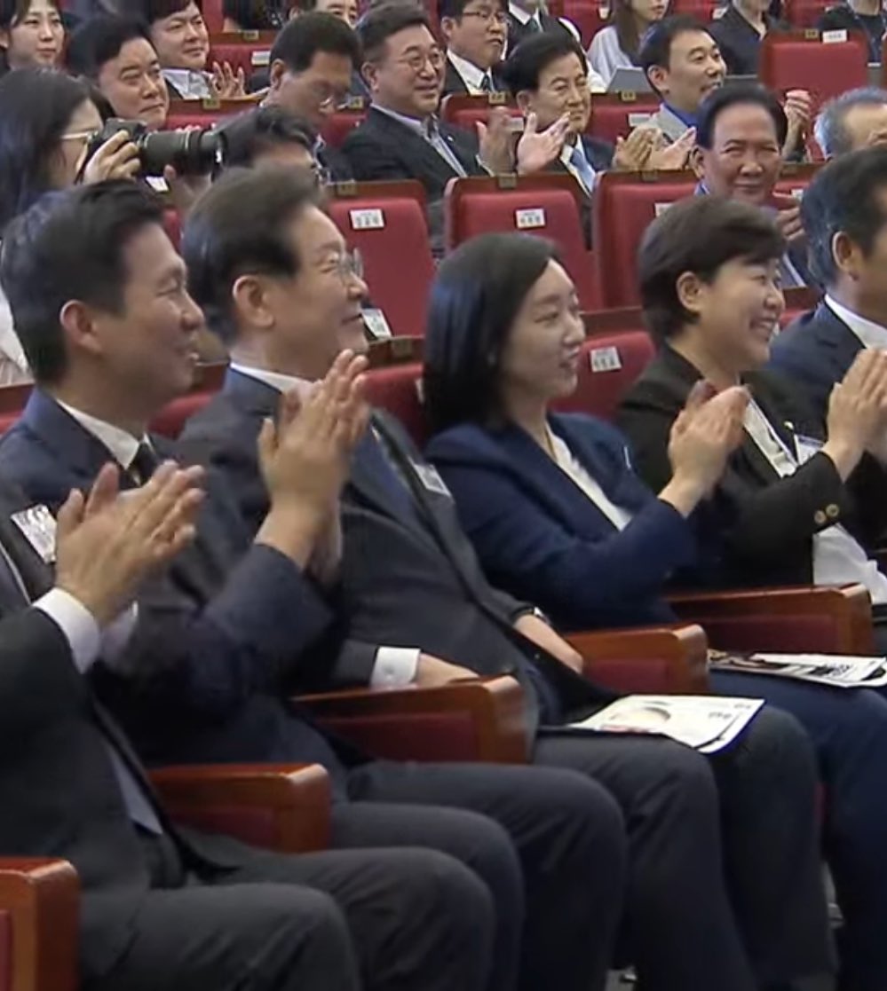 이재명이 무의식적으로 자주 하는 행동 | 인스티즈