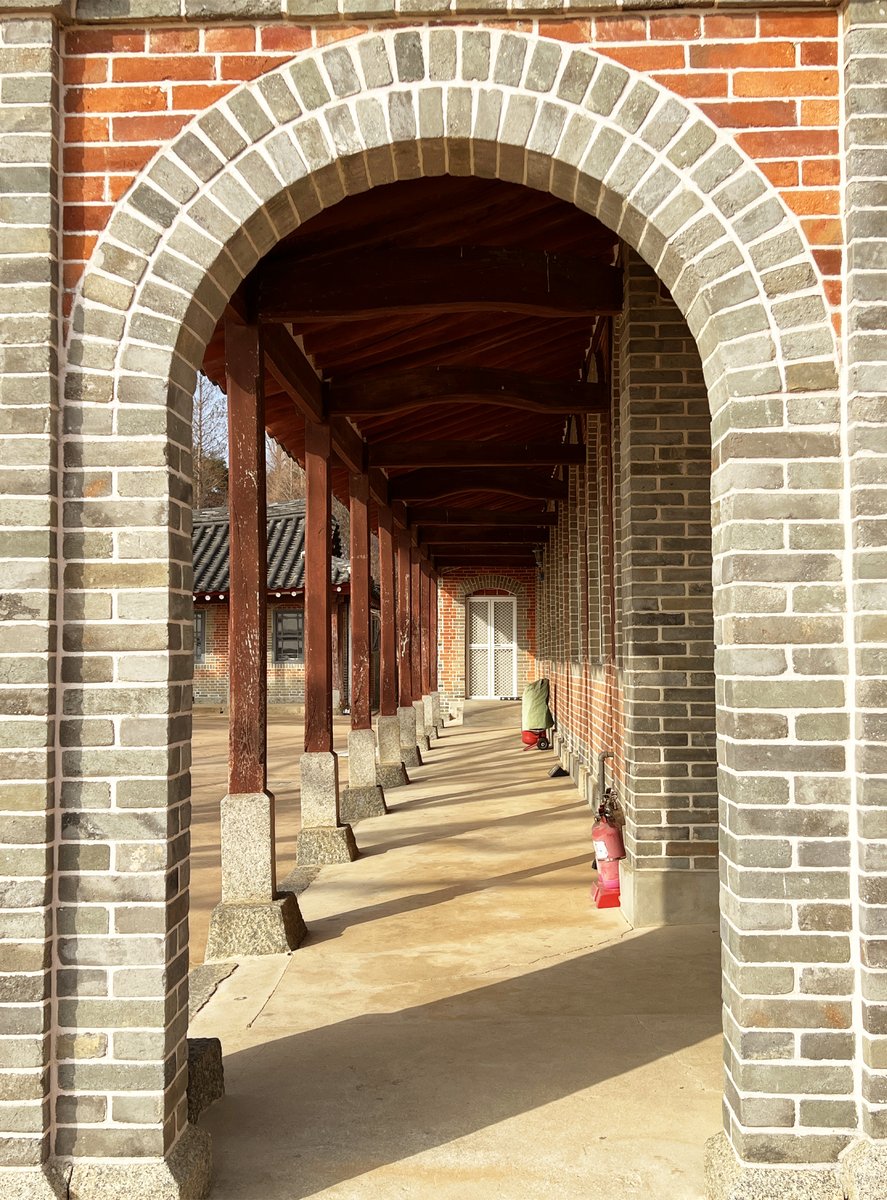 한국 전통 건축양식과 서양 건축양식이 만난 건물 | 인스티즈