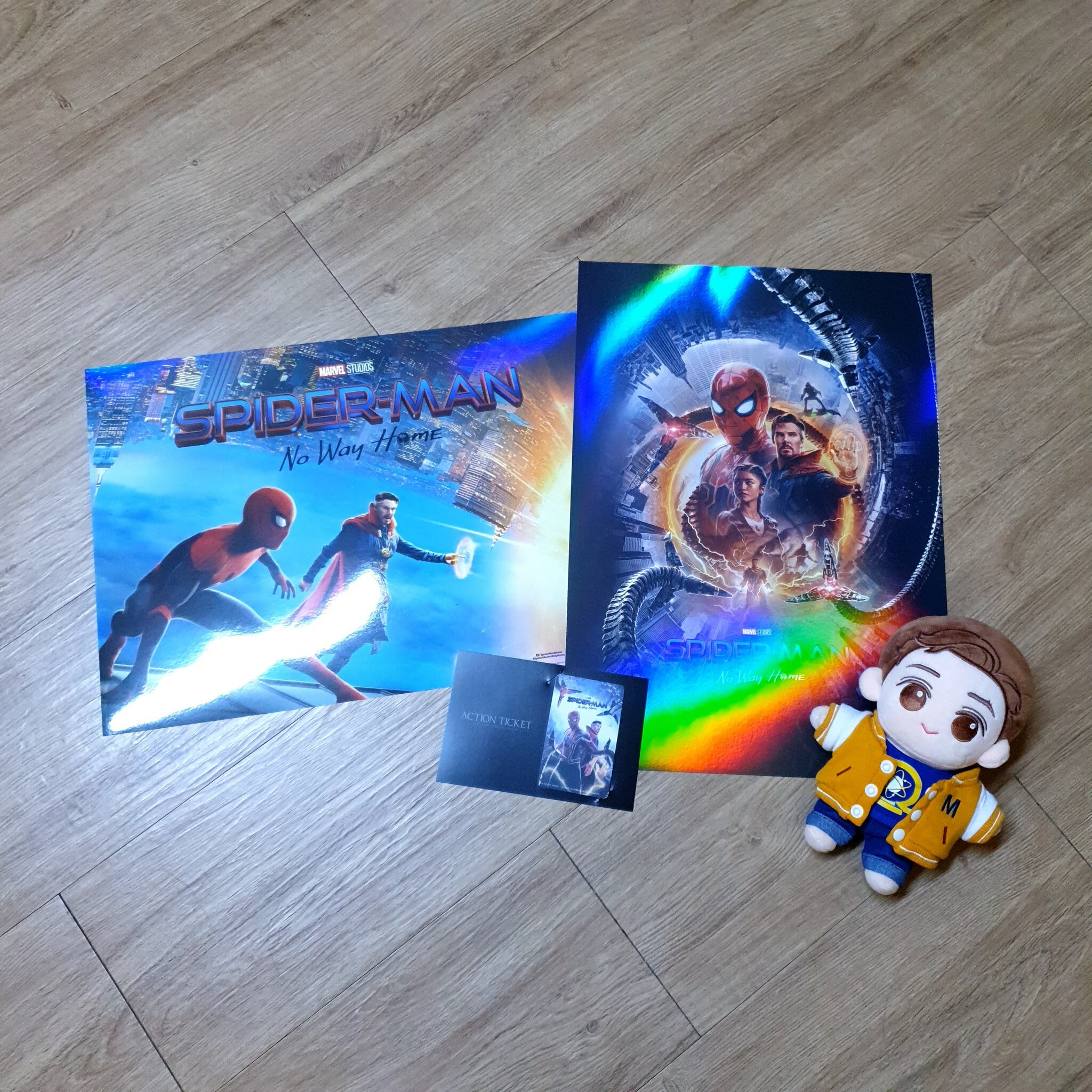 영화관에서 무료로 받을 수 있는 스파이더맨 노 웨이홈 굿즈들.jpg | 인스티즈
