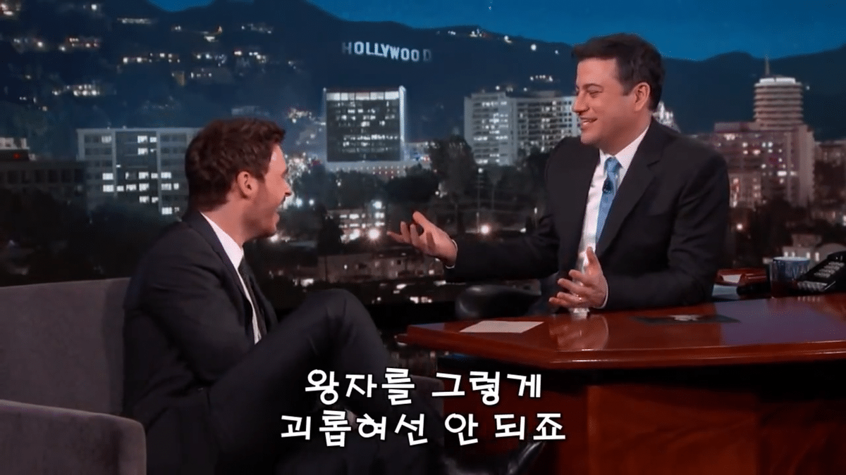 남자배우들이 꽉 끼는 타이즈를 입을때 중요부위를 가리는 방법.jpg | 인스티즈